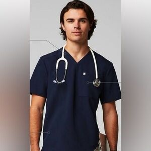 Men’s L Navy Fabletics scrub top NWOT. Never worn